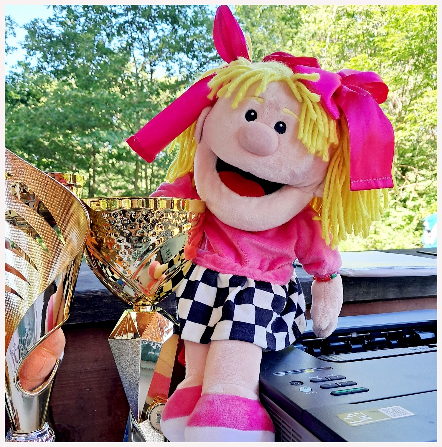 Dáma Klára so zlatým pohárom pre víťaza